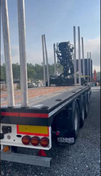 Pacton Plateau Forestier - Rönkszállító félpótkocsi: 2 kép. Pacton Plateau Forestier - Rönkszállító félpótkocsi: 2 kép.