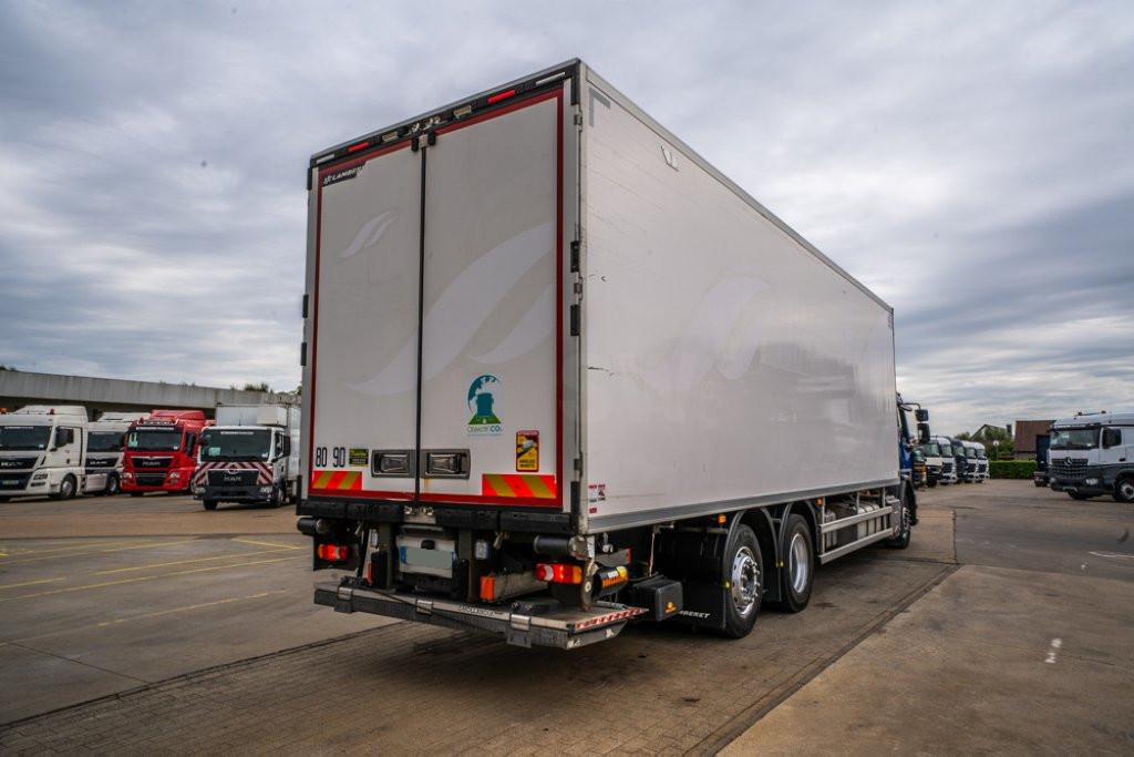 Renault D WIDE 380 DXI D WIDE 380 DXI - Hűtős teherautó: 4 kép. Renault D WIDE 380 DXI D WIDE 380 DXI - Hűtős teherautó: 4 kép.