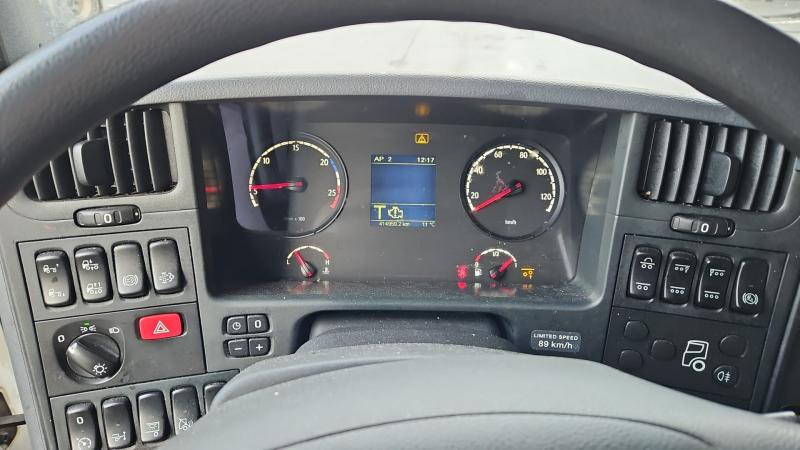 Scania P 370 - Hűtős teherautó: 5 kép. Scania P 370 - Hűtős teherautó: 5 kép.
