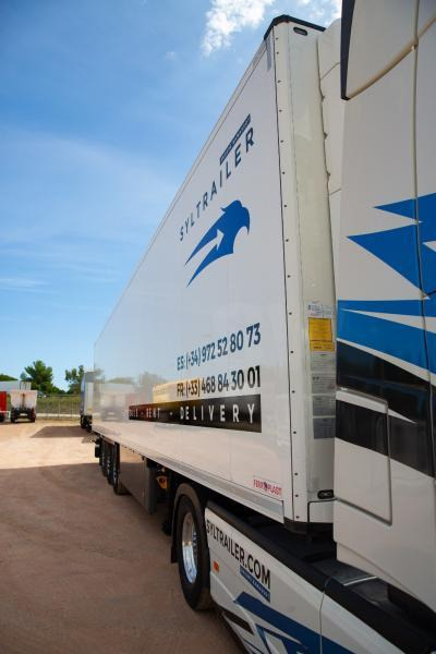 Schmitz Cargobull SCB*S3B (Location / Rent) - Félpótkocsi hűtős: 2 kép. Schmitz Cargobull SCB*S3B (Location / Rent) - Félpótkocsi hűtős: 2 kép.