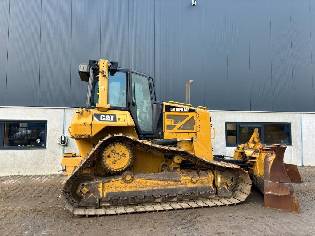 Buldózer CAT D 6 N LGP -- Foldable 6 way blade: 21 kép.