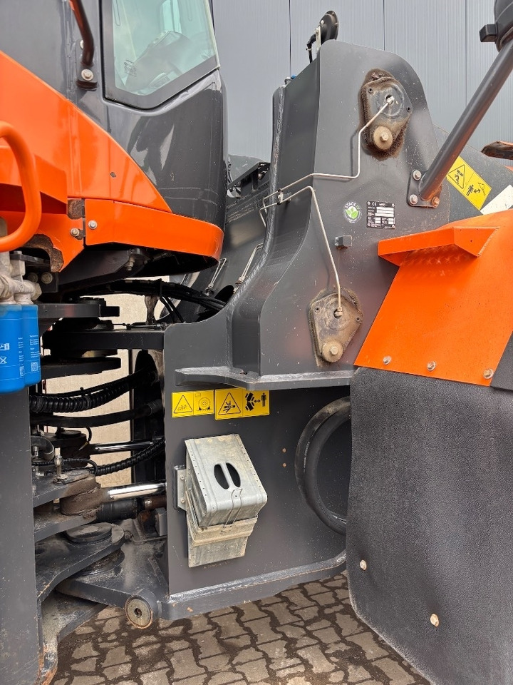 Gumikerekes homlokrakodó Doosan DL 450-5 - DL 420 -: 28 kép.