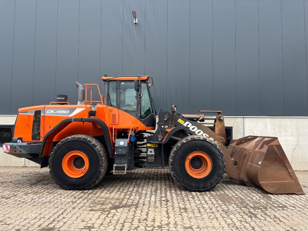 Gumikerekes homlokrakodó Doosan DL 450-5 - DL 420 -: 6 kép.