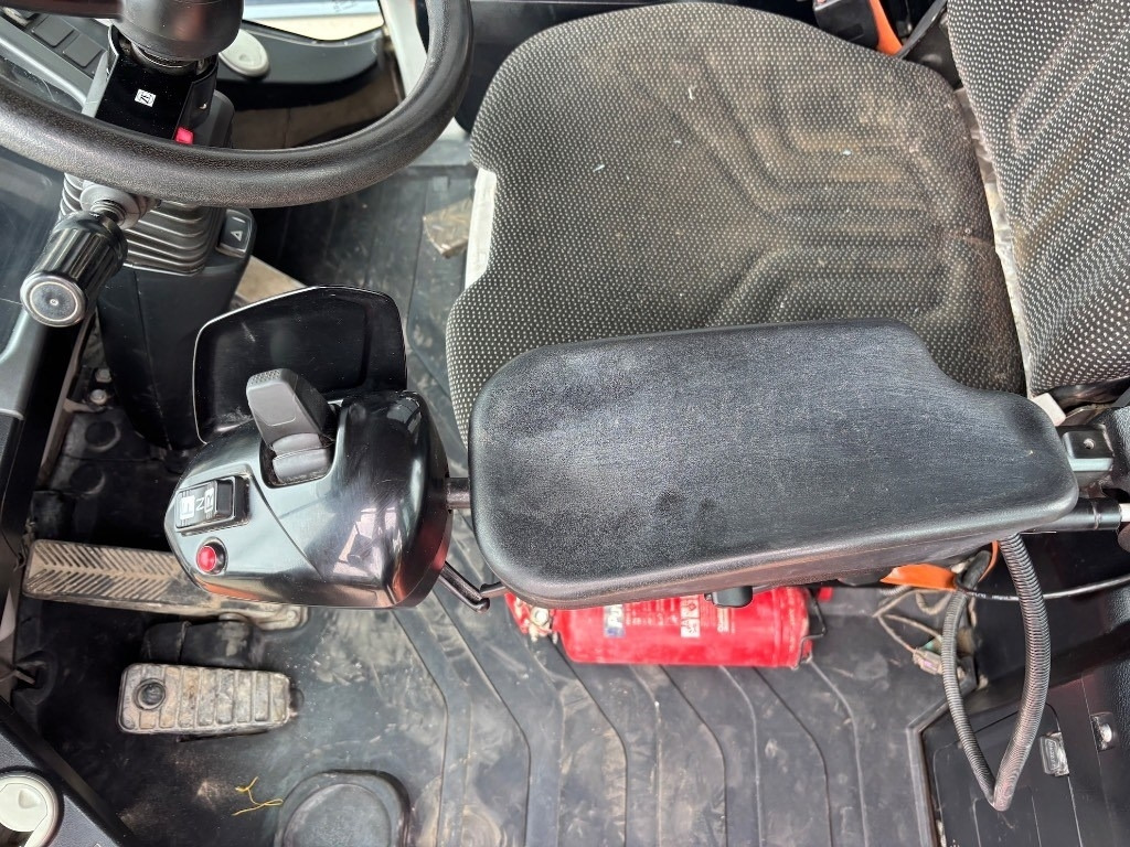 Gumikerekes homlokrakodó Doosan DL 450-5 - DL 420 -: 14 kép.