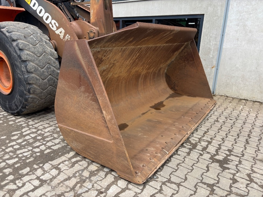Gumikerekes homlokrakodó Doosan DL 450-5 - DL 420 -: 12 kép.