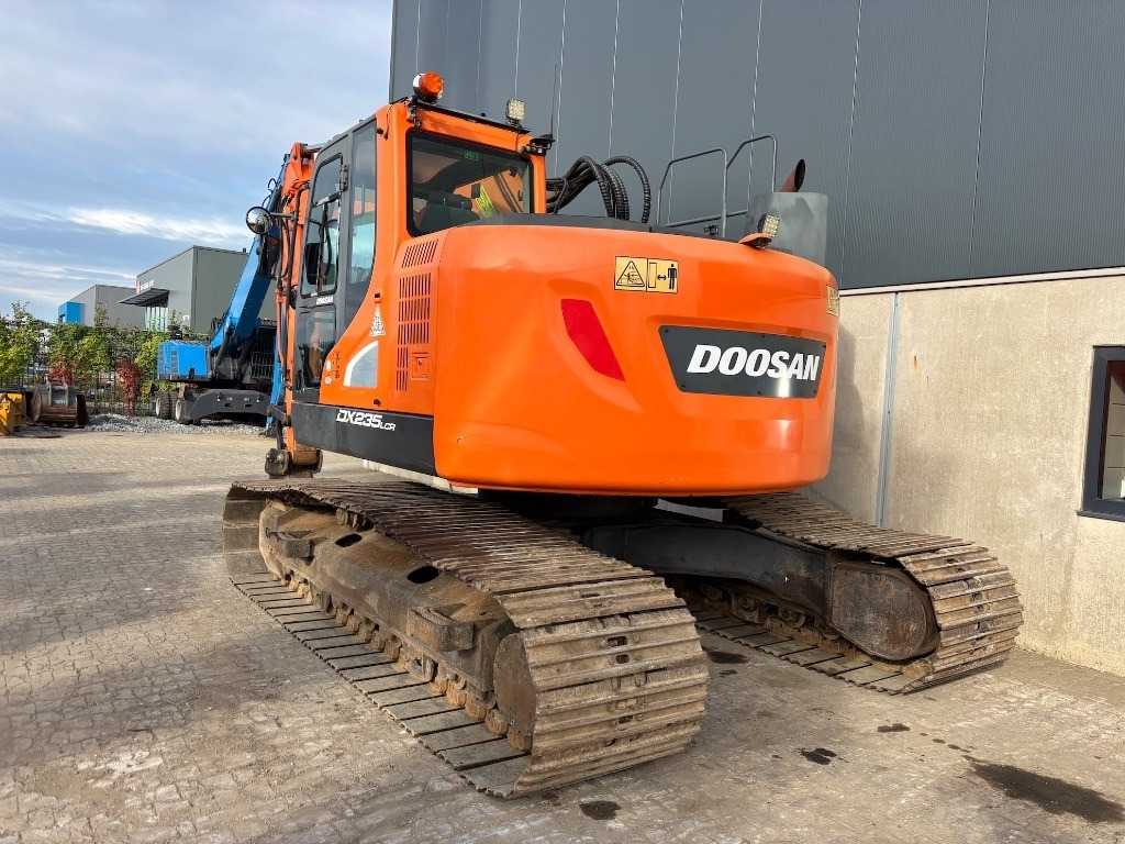 Doosan DX 235 LCR-5 - DX235 - DX235LCR - 235 - Lánctalpas kotró: 4 kép. Doosan DX 235 LCR-5 - DX235 - DX235LCR - 235 - Lánctalpas kotró: 4 kép.