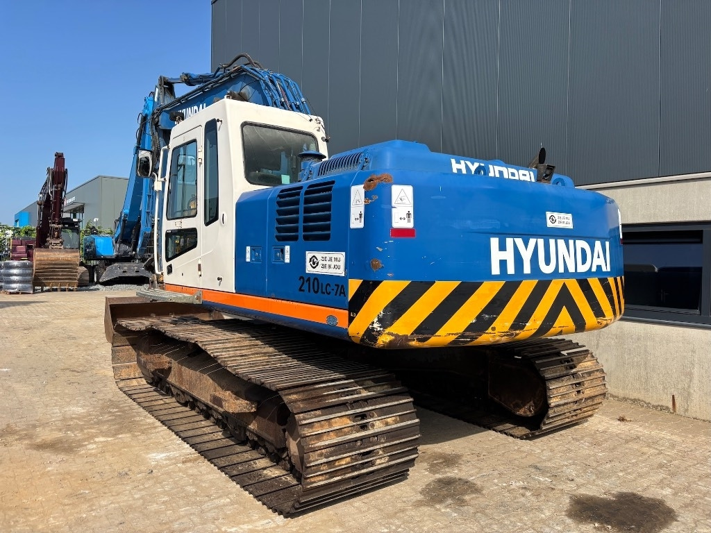 Hyundai Robex 210 LC-7 A - 210 - Lánctalpas kotró: 3 kép. Hyundai Robex 210 LC-7 A - 210 - Lánctalpas kotró: 3 kép.