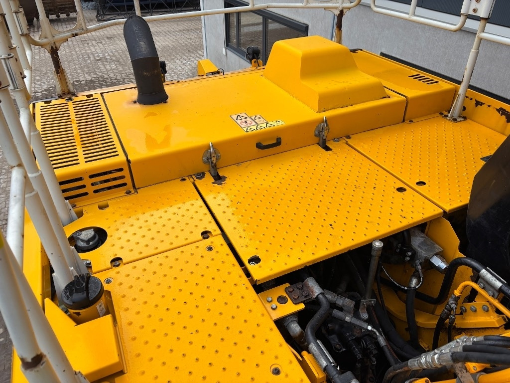 Lánctalpas kotró JCB 220 XL 4F -- 220X lc -- 220 X LC: 26 kép.