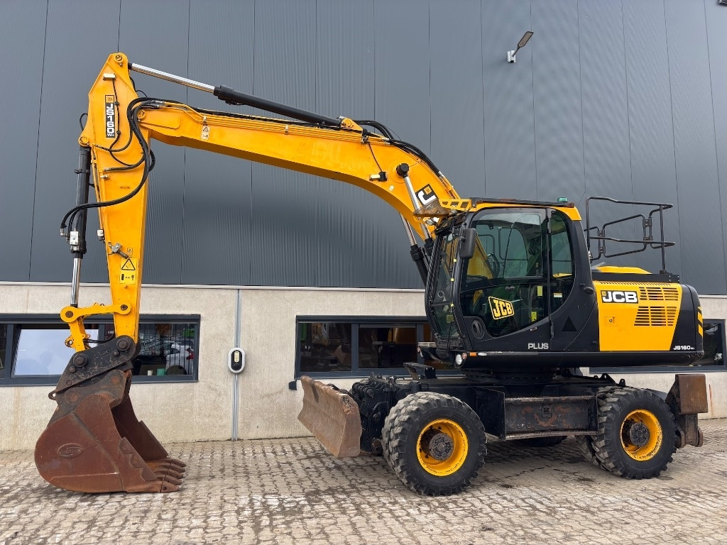 JCB JS 160 W - JS 175 W - JS 145 W - Gumikerekes kotró: 2 kép. JCB JS 160 W - JS 175 W - JS 145 W - Gumikerekes kotró: 2 kép.