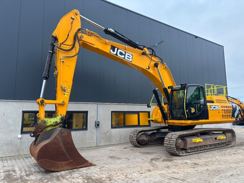 JCB JS370LC -- JS 370 LC -- Full options - Lánctalpas kotró: 1 kép. JCB JS370LC -- JS 370 LC -- Full options - Lánctalpas kotró: 1 kép.