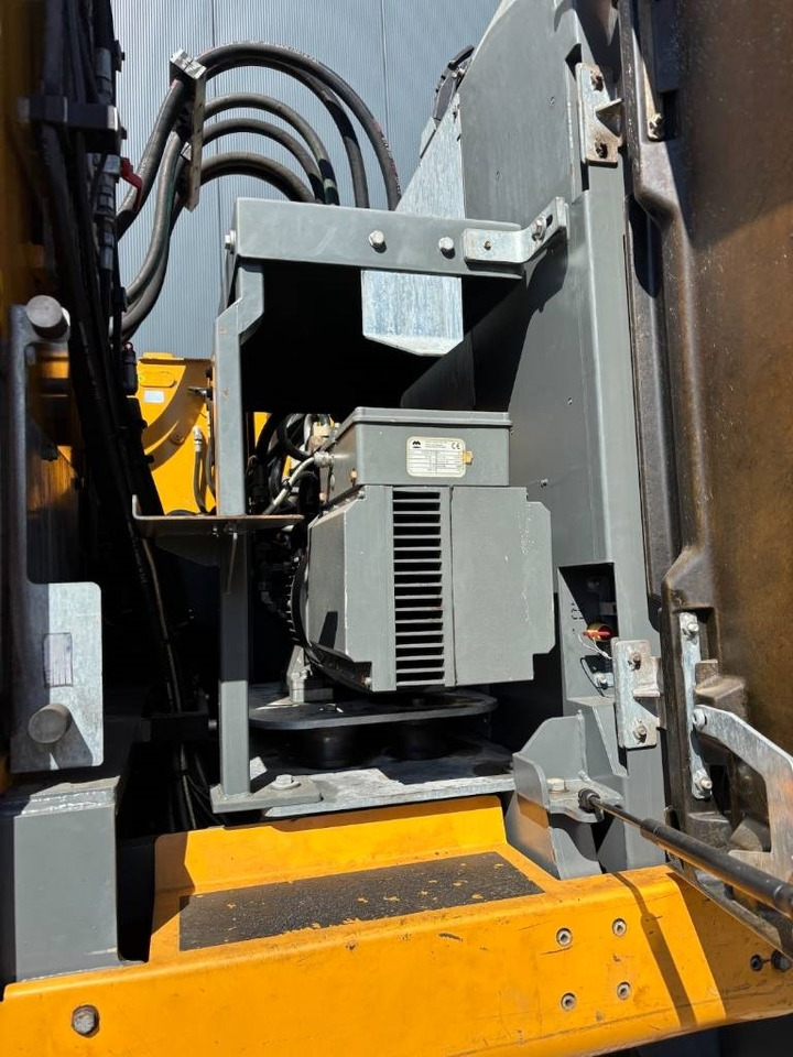 Hulladék kotró Liebherr LH 40 -- LH40 -- 20kw mozelt generator: 32 kép.
