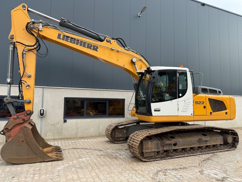 Liebherr R 922 LC - R922LC - R 922 - Lánctalpas kotró: 1 kép. Liebherr R 922 LC - R922LC - R 922 - Lánctalpas kotró: 1 kép.