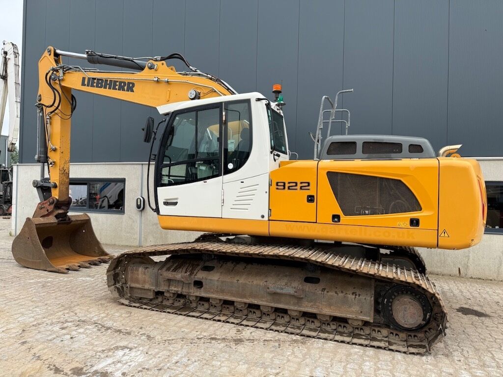 Liebherr R 922 LC - R922LC - R 922 - Lánctalpas kotró: 2 kép. Liebherr R 922 LC - R922LC - R 922 - Lánctalpas kotró: 2 kép.