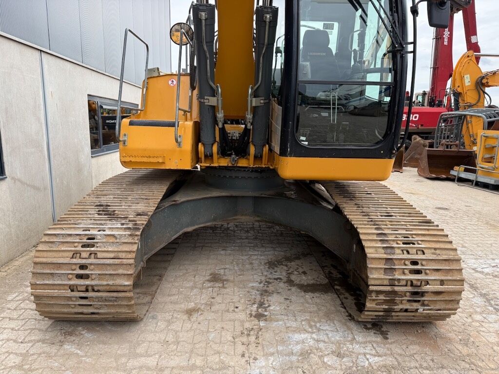 Liebherr R 922 LC - R922LC - R 922 - Lánctalpas kotró: 4 kép. Liebherr R 922 LC - R922LC - R 922 - Lánctalpas kotró: 4 kép.