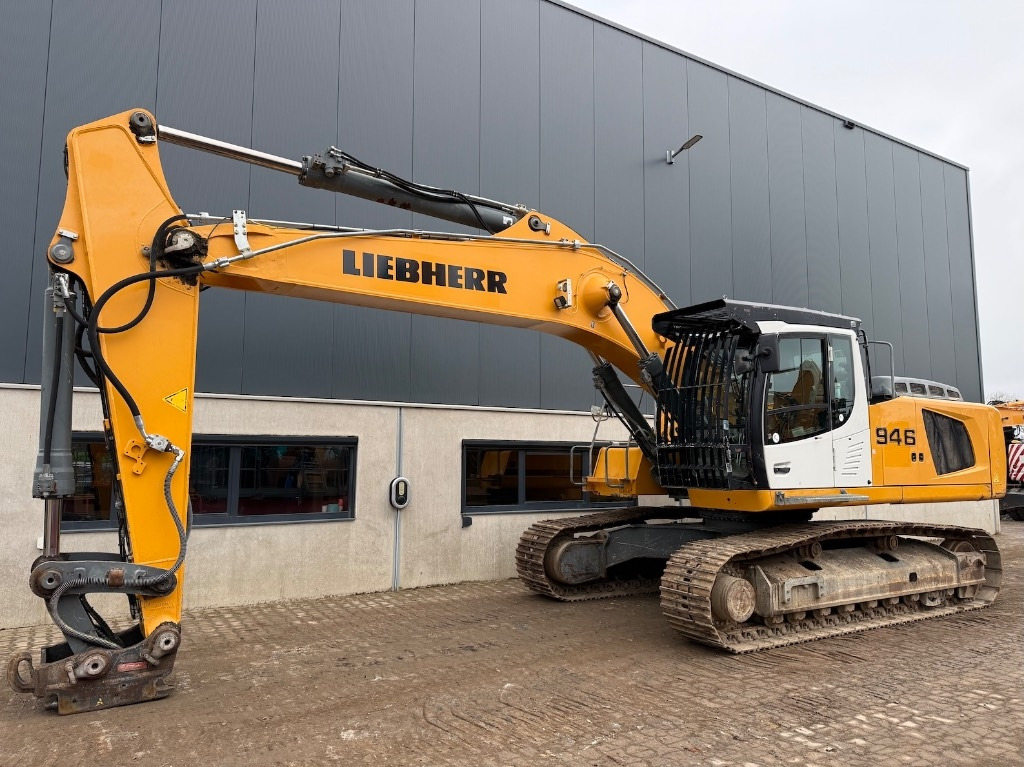 Liebherr R 946 LC - R946 - R946LC - R 938 - Lánctalpas kotró: 1 kép. Liebherr R 946 LC - R946 - R946LC - R 938 - Lánctalpas kotró: 1 kép.