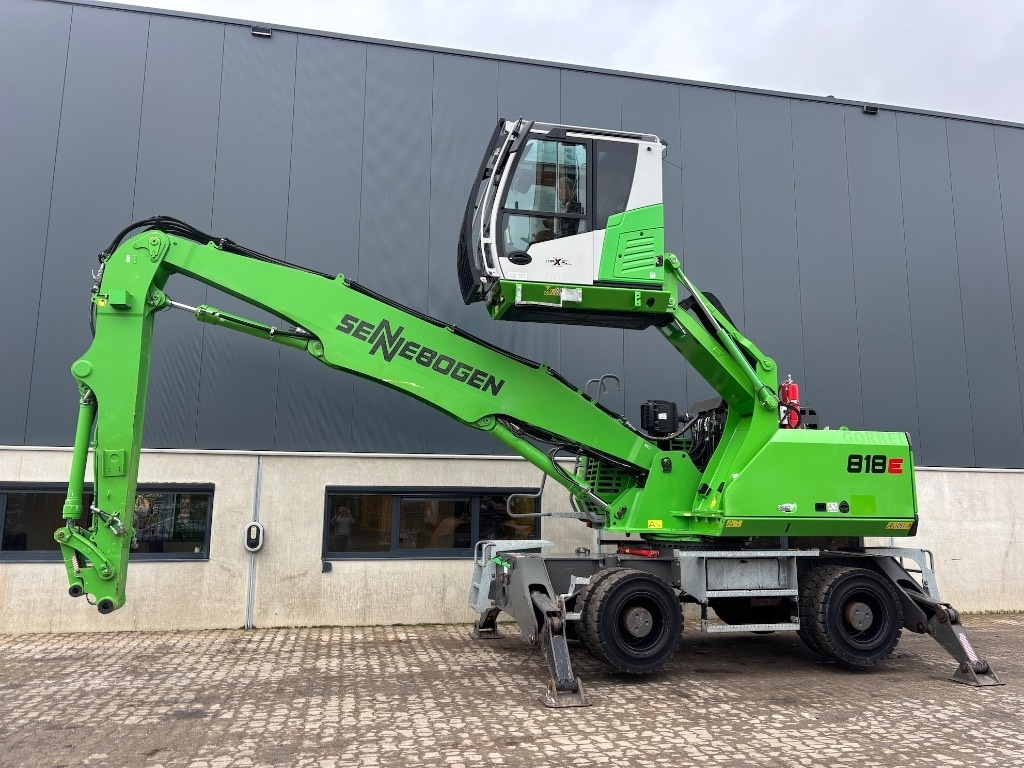 Sennebogen 818 E - 818 M - 818M - 818E XL - Hulladék kotró: 2 kép. Sennebogen 818 E - 818 M - 818M - 818E XL - Hulladék kotró: 2 kép.