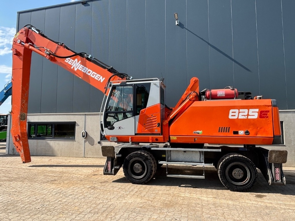 Sennebogen 825 M - 825 E - 825M - 825E - Hulladék kotró: 5 kép. Sennebogen 825 M - 825 E - 825M - 825E - Hulladék kotró: 5 kép.