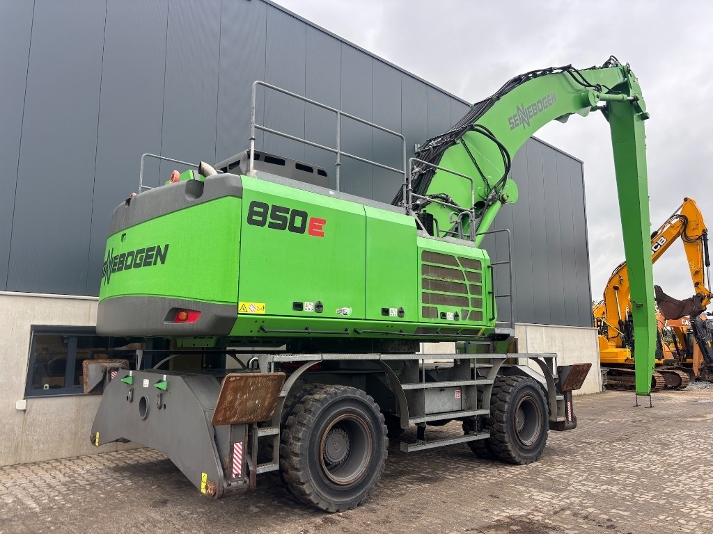 Sennebogen 850 M - Hulladék kotró: 4 kép. Sennebogen 850 M - Hulladék kotró: 4 kép.