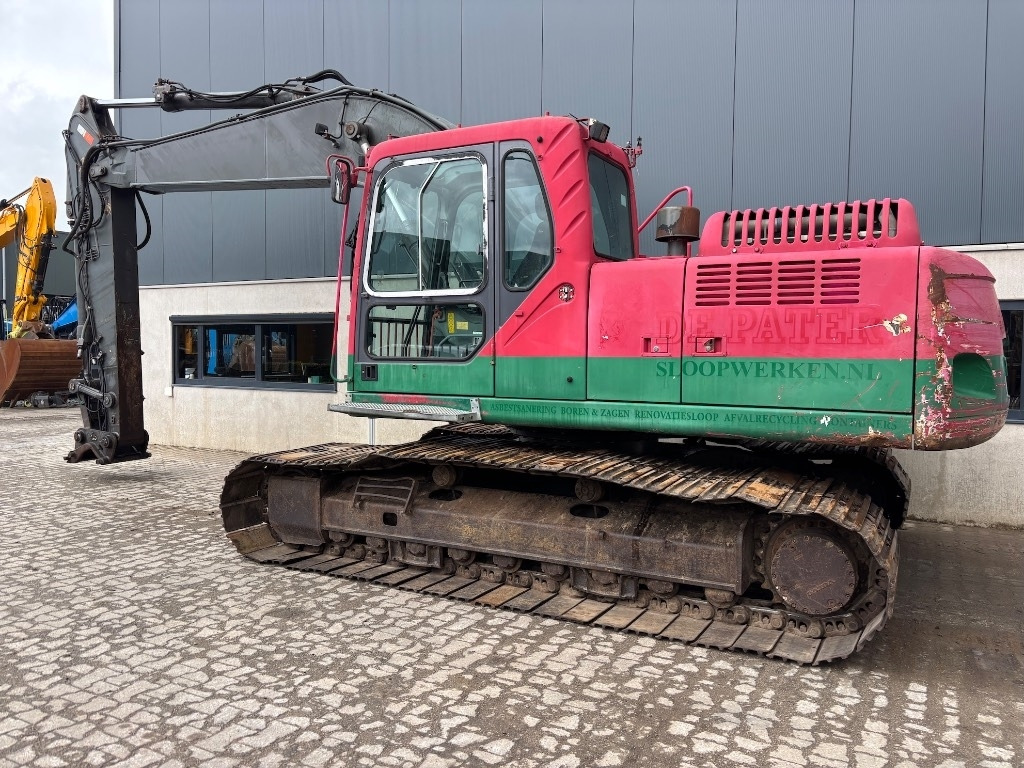 Volvo EC 210 B LC - Lánctalpas kotró: 3 kép. Volvo EC 210 B LC - Lánctalpas kotró: 3 kép.