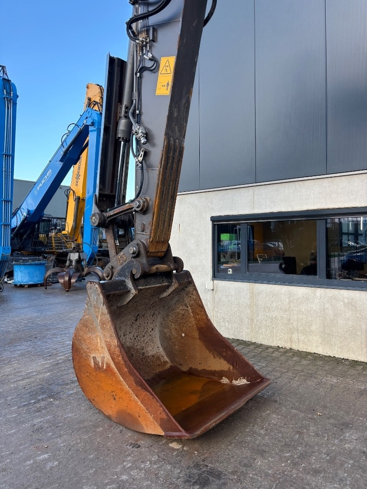 Lánctalpas kotró Volvo EC 220 E - EC 220EL - EC220EL - EC 220 L: 8 kép.