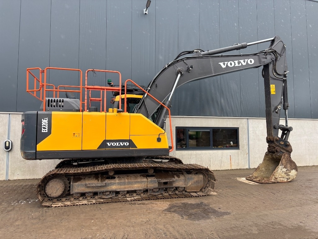 Volvo EC 220 E L - EC220EL - 220EL - Lánctalpas kotró: 5 kép. Volvo EC 220 E L - EC220EL - 220EL - Lánctalpas kotró: 5 kép.