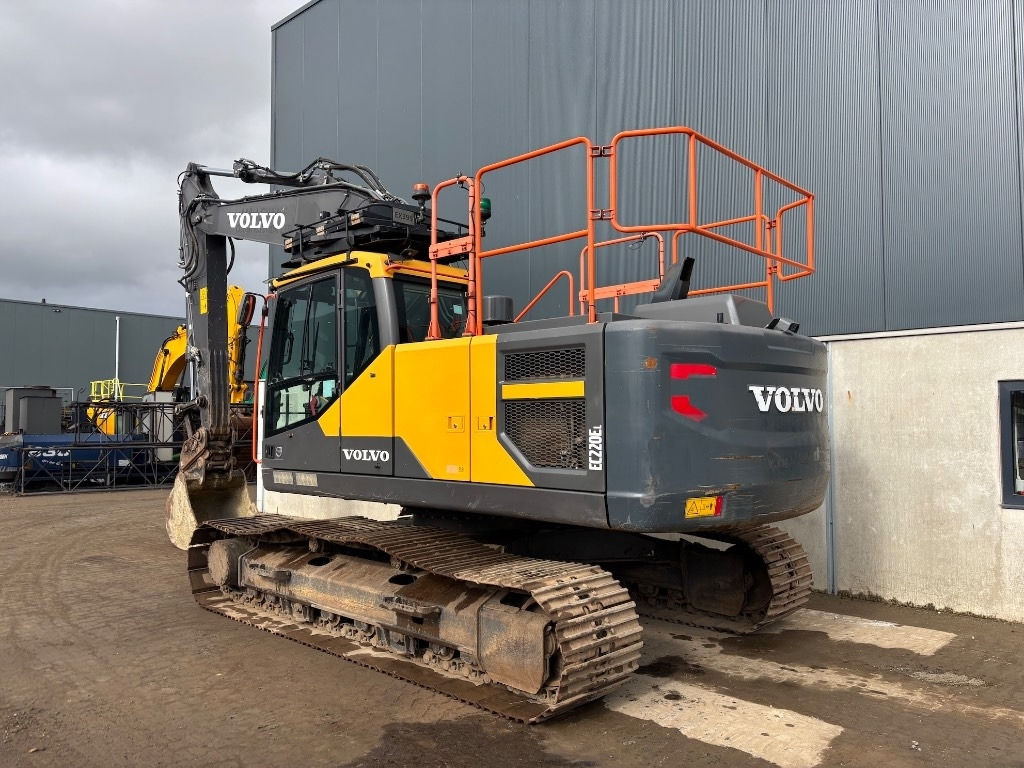 Volvo EC 220 E L - EC220EL - 220EL - Lánctalpas kotró: 3 kép. Volvo EC 220 E L - EC220EL - 220EL - Lánctalpas kotró: 3 kép.