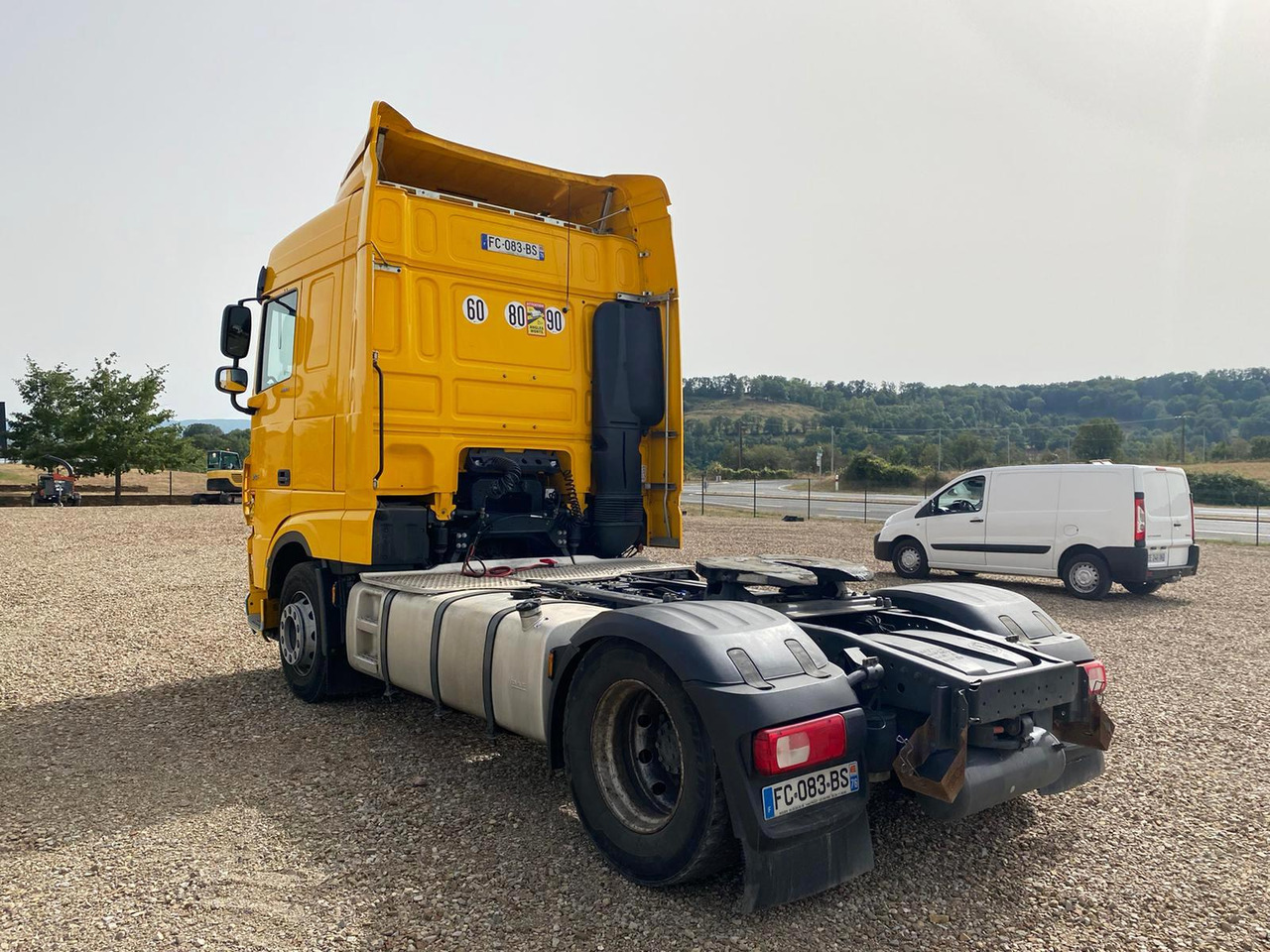 DAF 480 Space Cab - Nyergesvontató: 4 kép. DAF 480 Space Cab - Nyergesvontató: 4 kép.