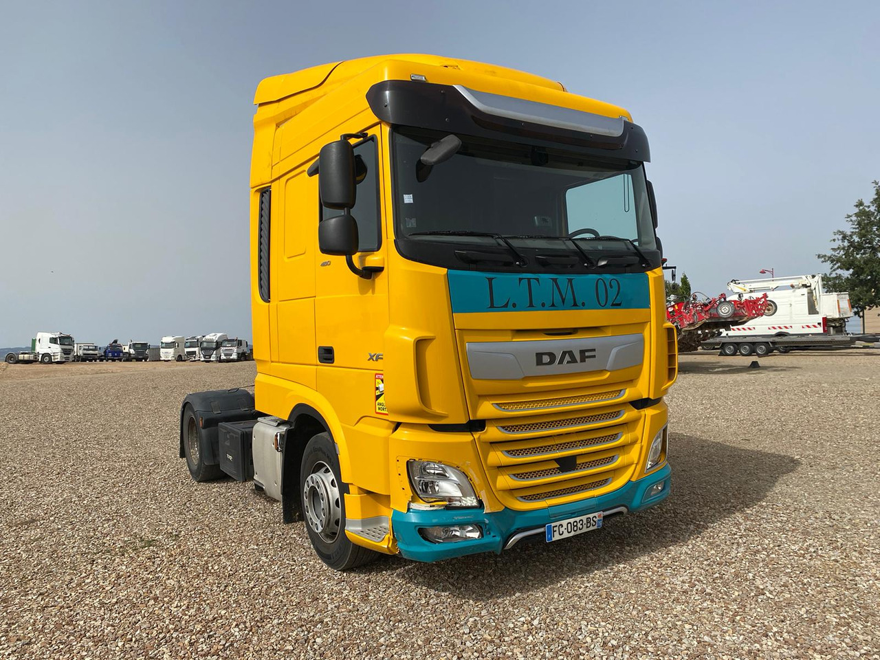 DAF 480 Space Cab - Nyergesvontató: 2 kép. DAF 480 Space Cab - Nyergesvontató: 2 kép.