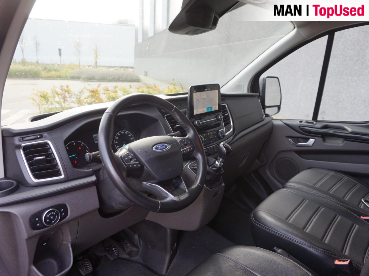 FORD Transit Custom 320 L2H1 Sport - Furgon: 3 kép. FORD Transit Custom 320 L2H1 Sport - Furgon: 3 kép.