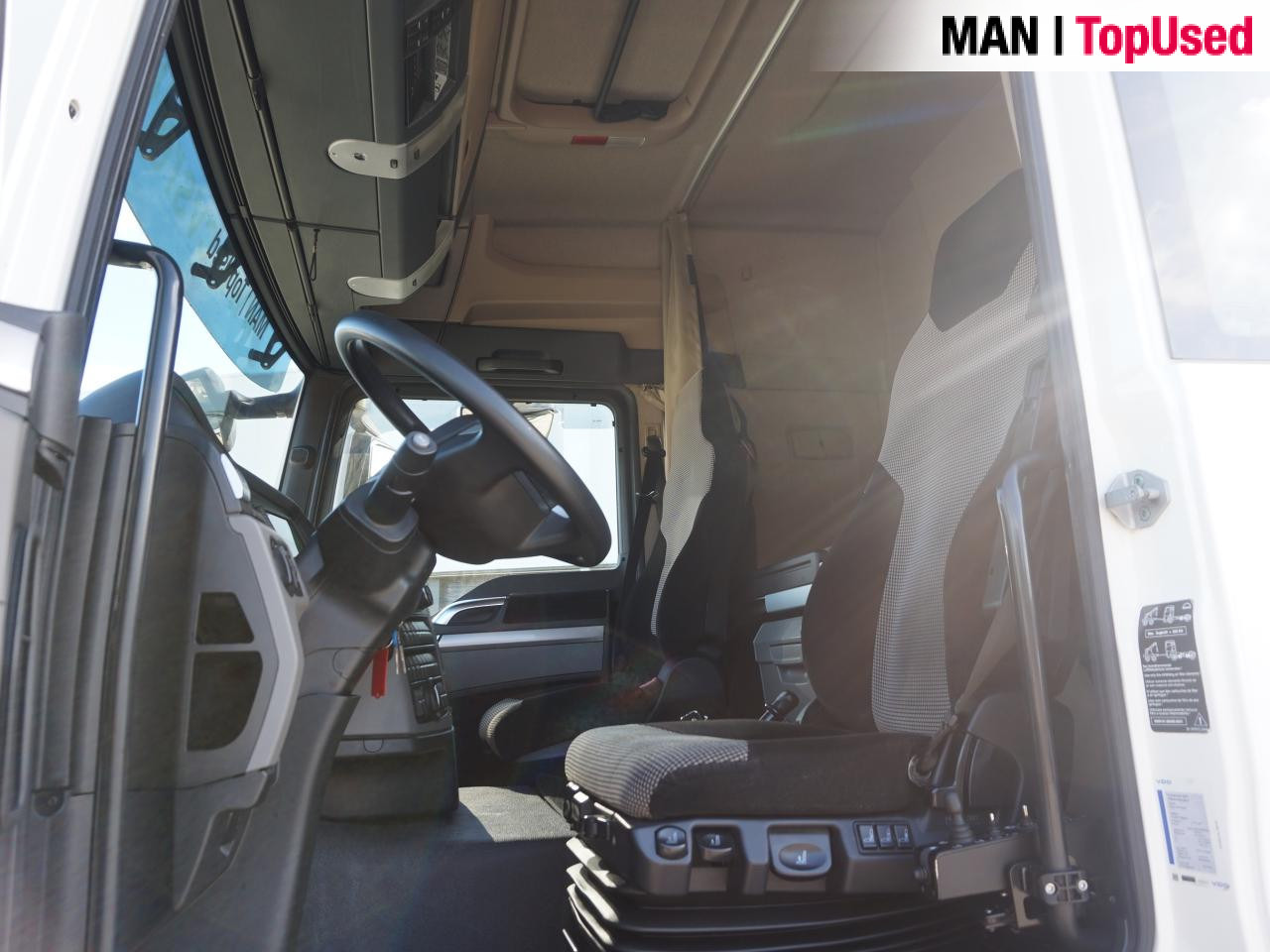 MAN TGS 26.460 6X2-4 BL Abroll Kipper - Billenőplatós teherautó: 5 kép. MAN TGS 26.460 6X2-4 BL Abroll Kipper - Billenőplatós teherautó: 5 kép.