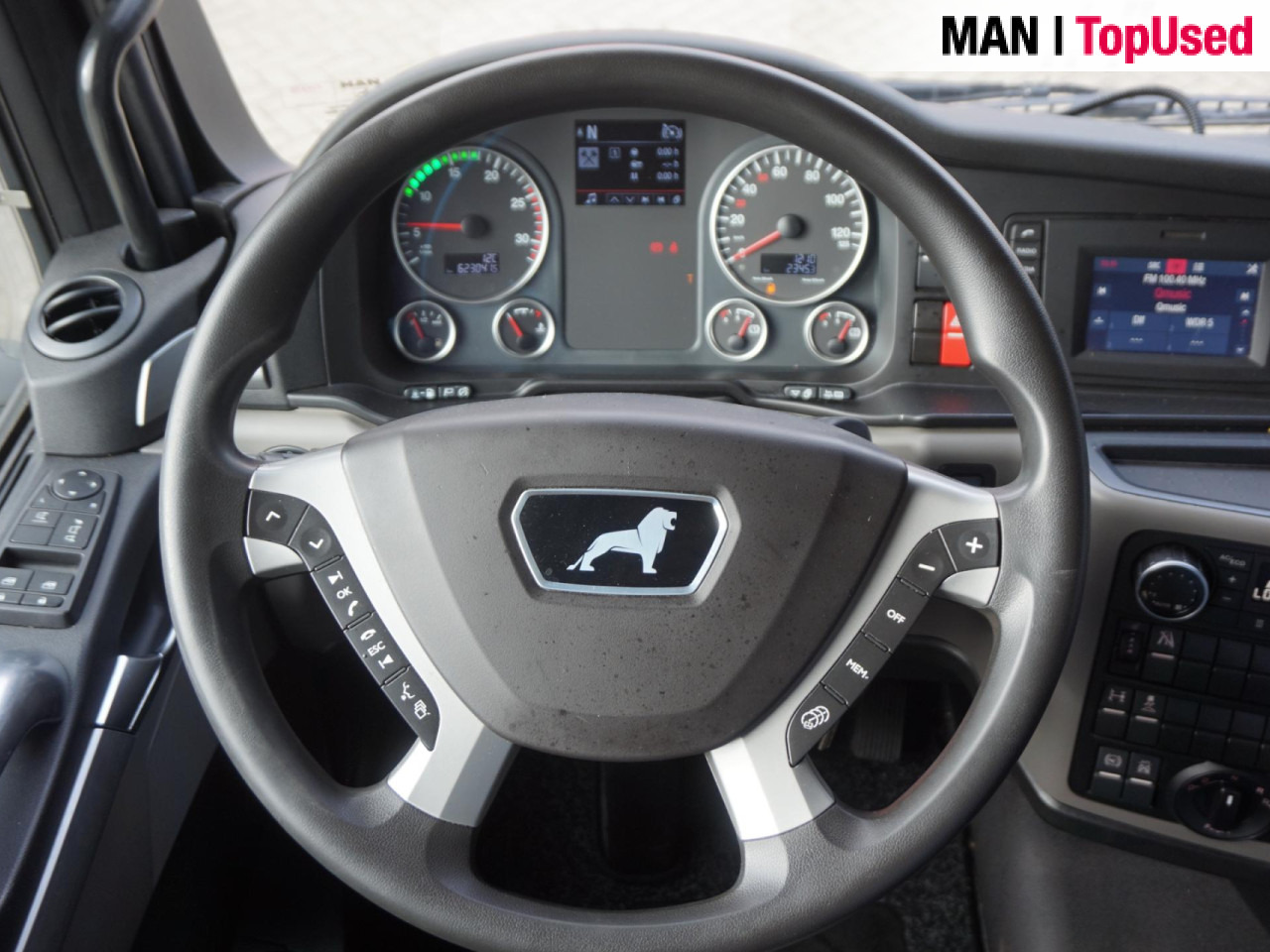 MAN TGX 18.420 4X2 BLS / PTO / Euro6 - Nyergesvontató: 3 kép. MAN TGX 18.420 4X2 BLS / PTO / Euro6 - Nyergesvontató: 3 kép.