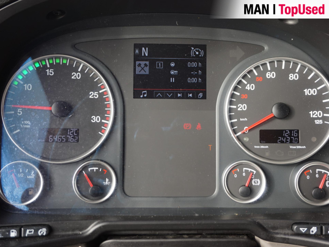 MAN TGX 18.420 4X2 BLS / PTO / Euro6 - Nyergesvontató: 4 kép. MAN TGX 18.420 4X2 BLS / PTO / Euro6 - Nyergesvontató: 4 kép.