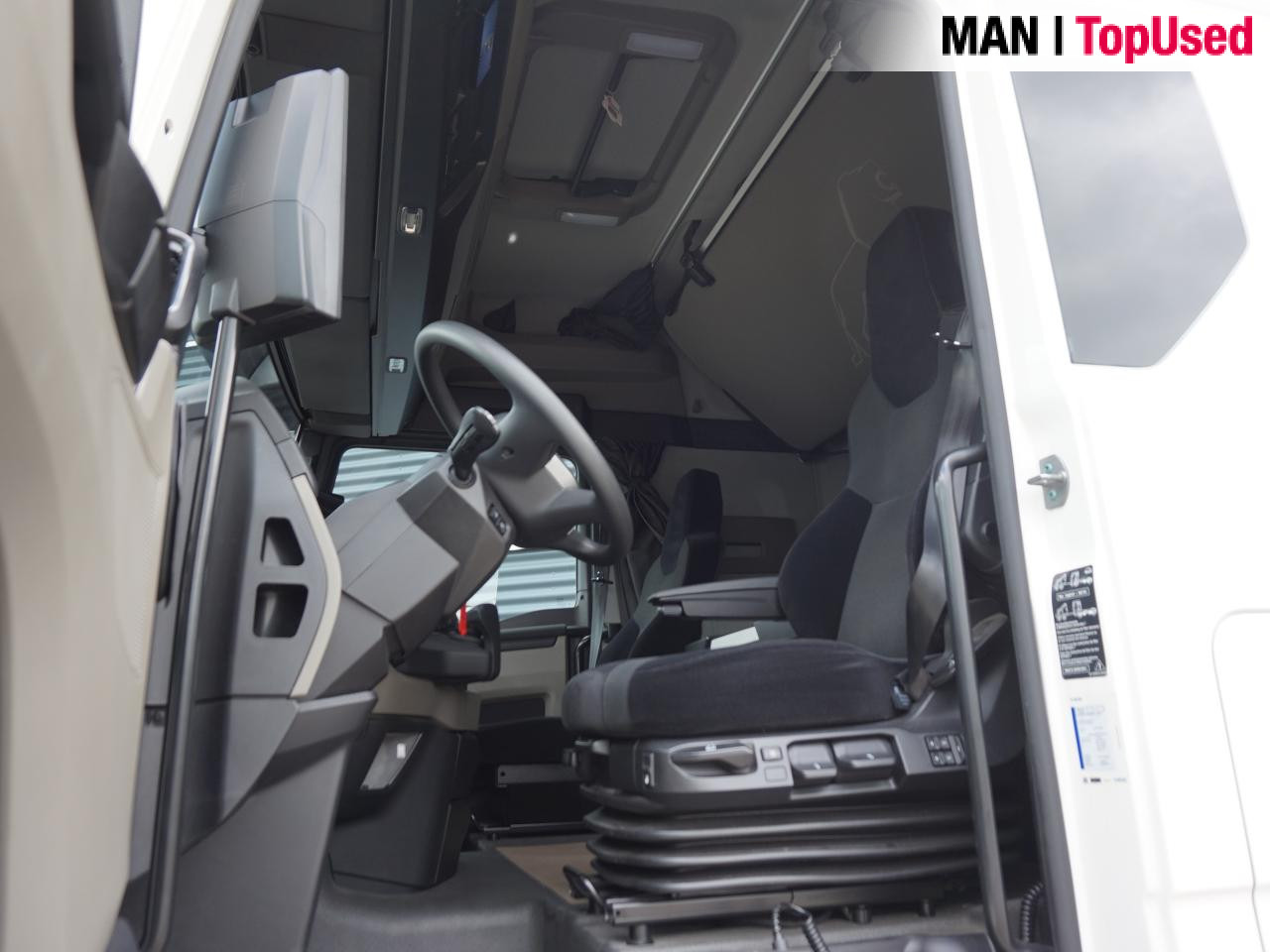 MAN TGX 18.480 4x2 BL SA / OptiView / 2 Tanks / LED - Nyergesvontató: 4 kép. MAN TGX 18.480 4x2 BL SA / OptiView / 2 Tanks / LED - Nyergesvontató: 4 kép.