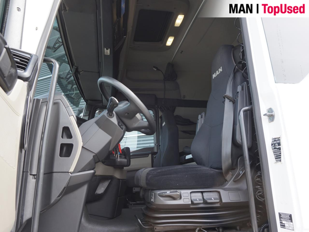 MAN TGX 18.510 4x2 BL SA - Nyergesvontató: 3 kép. MAN TGX 18.510 4x2 BL SA - Nyergesvontató: 3 kép.