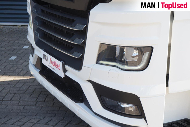 MAN TGX 18.510 4x2 BL SA - Nyergesvontató: 4 kép. MAN TGX 18.510 4x2 BL SA - Nyergesvontató: 4 kép.