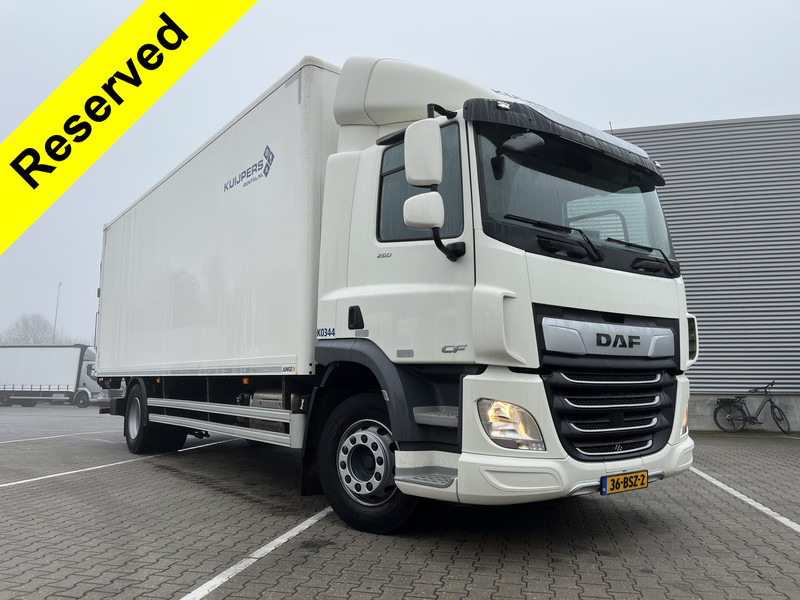 DAF CF 260 FA / 18 Ton / 166 dkm / Box 7.5 m / Laadklep / APK 05-25 - Dobozos felépítményű teherautó: 1 kép. DAF CF 260 FA / 18 Ton / 166 dkm / Box 7.5 m / Laadklep / APK 05-25 - Dobozos felépítményű teherautó: 1 kép.