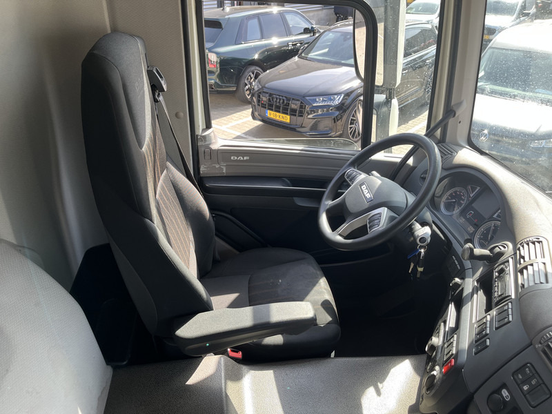 DAF CF 260 FA / 18 Ton / 93 dkm / Box / Laadklep / APK 09-25 - Dobozos felépítményű teherautó: 3 kép. DAF CF 260 FA / 18 Ton / 93 dkm / Box / Laadklep / APK 09-25 - Dobozos felépítményű teherautó: 3 kép.
