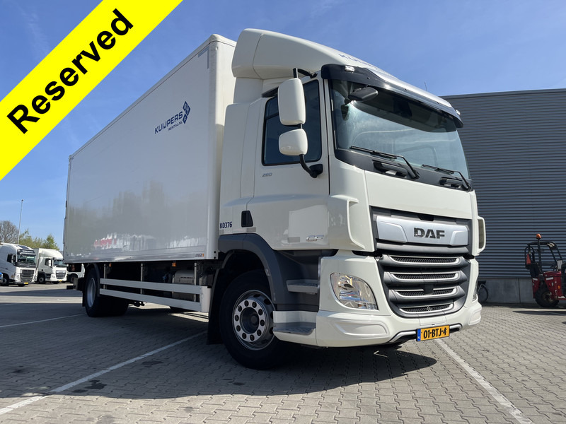 DAF CF 260 FA / 18 Ton / 93 dkm / Box / Laadklep / APK 09-25 - Dobozos felépítményű teherautó: 1 kép. DAF CF 260 FA / 18 Ton / 93 dkm / Box / Laadklep / APK 09-25 - Dobozos felépítményű teherautó: 1 kép.