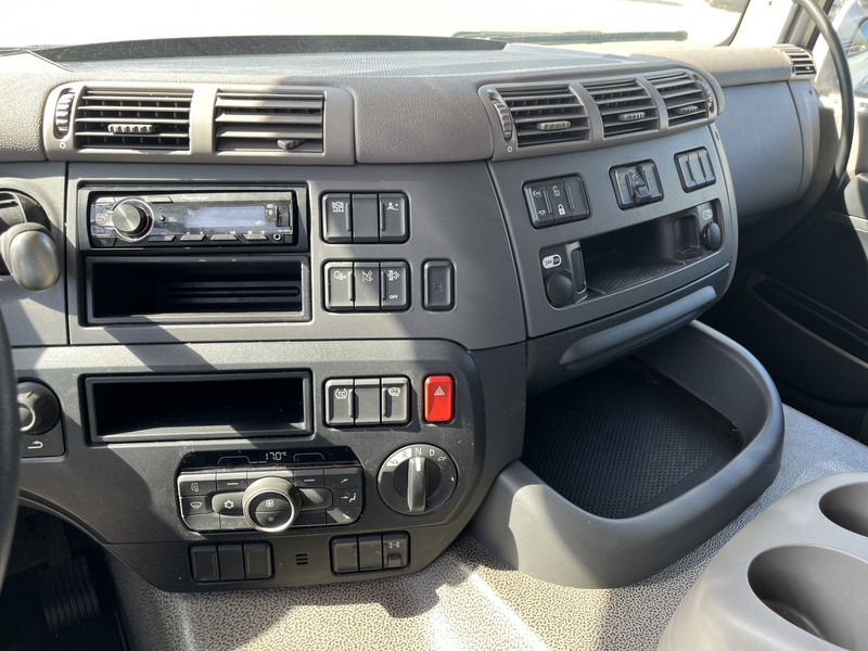 DAF CF 260 FA / 18 Ton / 93 dkm / Box / Laadklep / APK 09-25 - Dobozos felépítményű teherautó: 5 kép. DAF CF 260 FA / 18 Ton / 93 dkm / Box / Laadklep / APK 09-25 - Dobozos felépítményű teherautó: 5 kép.
