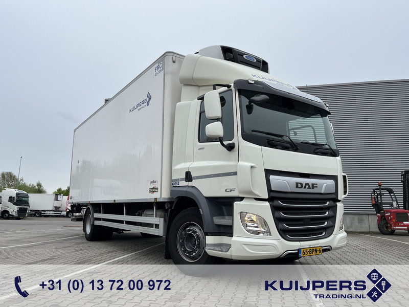 DAF CF 260 FA / Carrier Koeler - 30 gr / Chereau Frigobox / Laadklep 2000 kg - Hűtős teherautó: 1 kép. DAF CF 260 FA / Carrier Koeler - 30 gr / Chereau Frigobox / Laadklep 2000 kg - Hűtős teherautó: 1 kép.