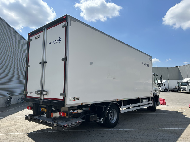 DAF CF 260 FA / Carrier Koeler - 30 gr / Chereau Frigobox / Laadklep 2000 kg - Hűtős teherautó: 2 kép. DAF CF 260 FA / Carrier Koeler - 30 gr / Chereau Frigobox / Laadklep 2000 kg - Hűtős teherautó: 2 kép.