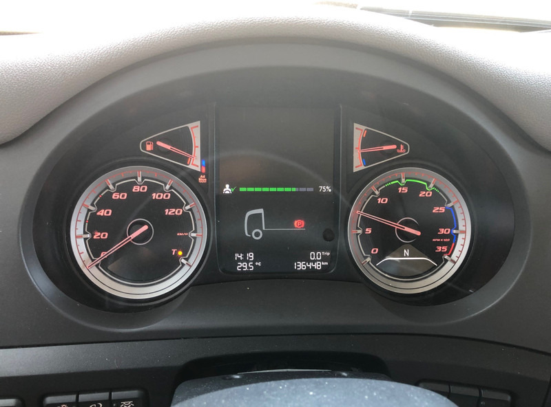 DAF CF 260 FA / Carrier Koeler / Chereau Frigo Box / Laadklep / APK TUV 09-25 - Hűtős teherautó: 4 kép. DAF CF 260 FA / Carrier Koeler / Chereau Frigo Box / Laadklep / APK TUV 09-25 - Hűtős teherautó: 4 kép.
