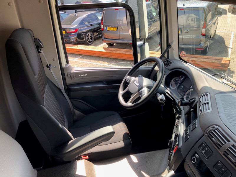 DAF CF 260 FA / Carrier Koeler / Chereau Frigo Box / Laadklep / APK TUV 09-25 - Hűtős teherautó: 3 kép. DAF CF 260 FA / Carrier Koeler / Chereau Frigo Box / Laadklep / APK TUV 09-25 - Hűtős teherautó: 3 kép.