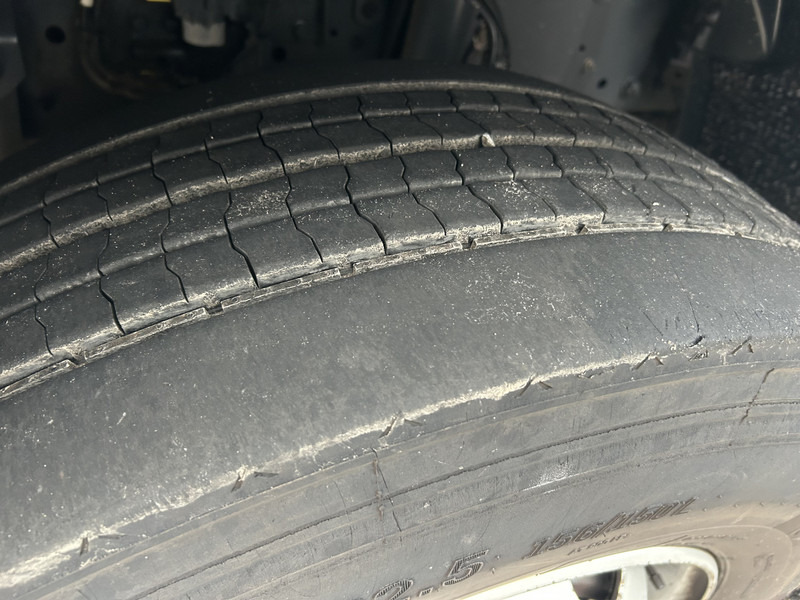 Ponyvás teherautó DAF CF 370 FA + Pacton MXD 218 / Curtainside Combi / Loadlift / APK TUV 05-26: 16 kép. Ponyvás teherautó DAF CF 370 FA + Pacton MXD 218 / Curtainside Combi / Loadlift / APK TUV 05-26: 16 kép.