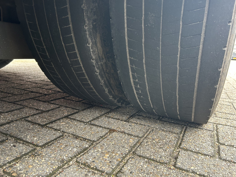 Ponyvás teherautó DAF CF 370 FA + Pacton MXD 218 / Curtainside Combi / Loadlift / APK TUV 05-26: 18 kép. Ponyvás teherautó DAF CF 370 FA + Pacton MXD 218 / Curtainside Combi / Loadlift / APK TUV 05-26: 18 kép.