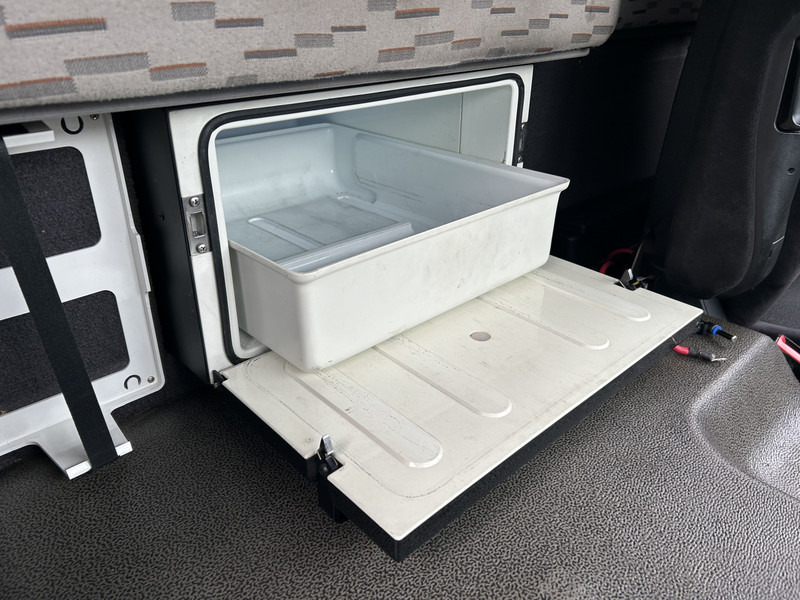 Ponyvás teherautó DAF CF 370 FA + Pacton MXD 218 / Curtainside Combi / Loadlift / APK TUV 05-26: 7 kép. Ponyvás teherautó DAF CF 370 FA + Pacton MXD 218 / Curtainside Combi / Loadlift / APK TUV 05-26: 7 kép.