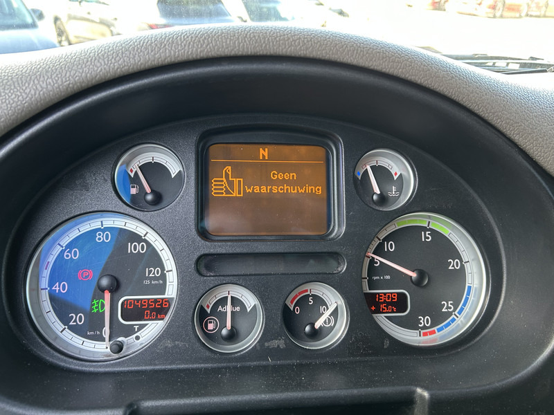 DAF CF 75 310 Euro 5 / Curtainside Box / Loadlift / Trailer Coupling - Ponyvás teherautó: 4 kép. DAF CF 75 310 Euro 5 / Curtainside Box / Loadlift / Trailer Coupling - Ponyvás teherautó: 4 kép.