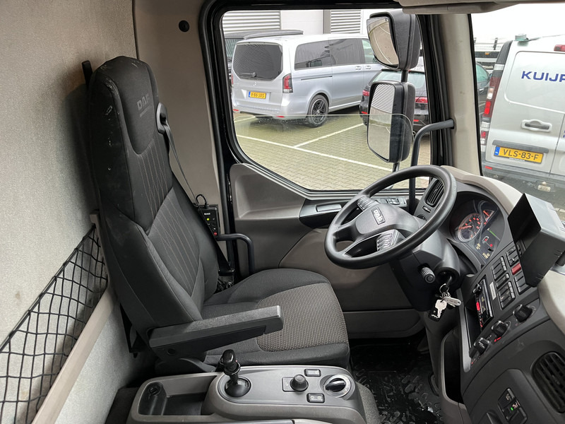 DAF LF 180 FA Euro 6 / 12 Ton / 347 dkm / Box / LBW - Dobozos felépítményű teherautó: 3 kép. DAF LF 180 FA Euro 6 / 12 Ton / 347 dkm / Box / LBW - Dobozos felépítményű teherautó: 3 kép.