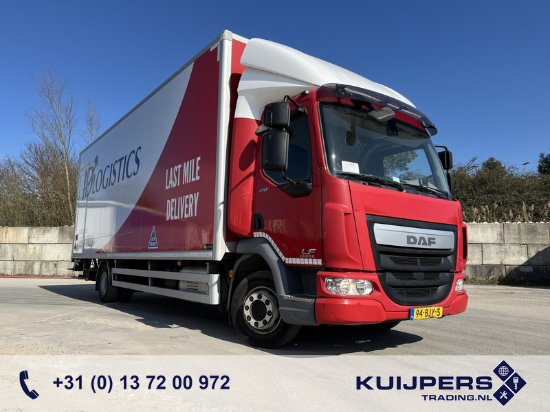 DAF LF 210 FA / 12 Ton / 353 dkm / Koffer / LBW 1500 kg / NL LKW - Dobozos felépítményű teherautó: 1 kép. DAF LF 210 FA / 12 Ton / 353 dkm / Koffer / LBW 1500 kg / NL LKW - Dobozos felépítményű teherautó: 1 kép.