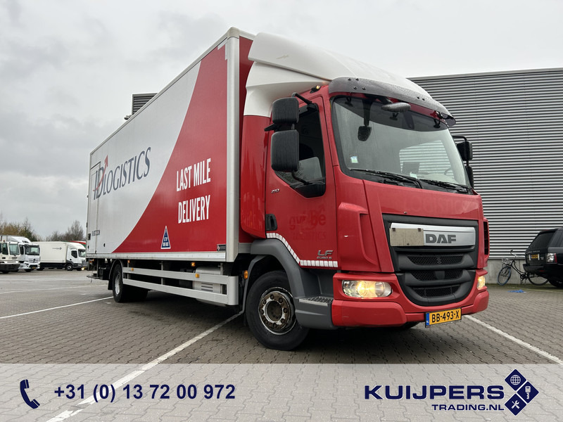DAF LF 210 FA / 12 Ton / 450 dkm / Tacho V2 / Box / Laadklep / APK TUV 09-26 - Dobozos felépítményű teherautó: 1 kép. DAF LF 210 FA / 12 Ton / 450 dkm / Tacho V2 / Box / Laadklep / APK TUV 09-26 - Dobozos felépítményű teherautó: 1 kép.